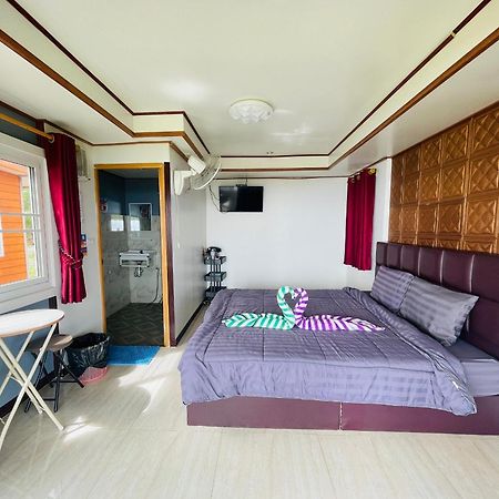 Rai Saeng Tawan At Phu Thap Buek Hotel Lom Kao Luaran gambar