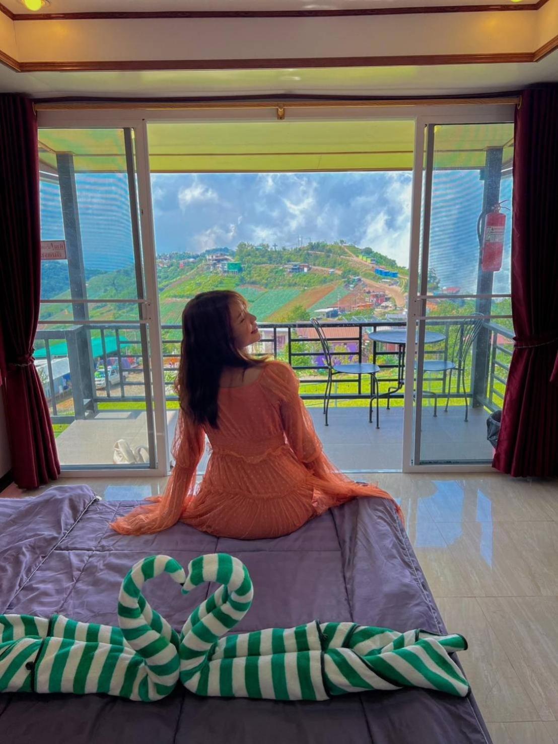 Rai Saeng Tawan At Phu Thap Buek Hotel Lom Kao Luaran gambar