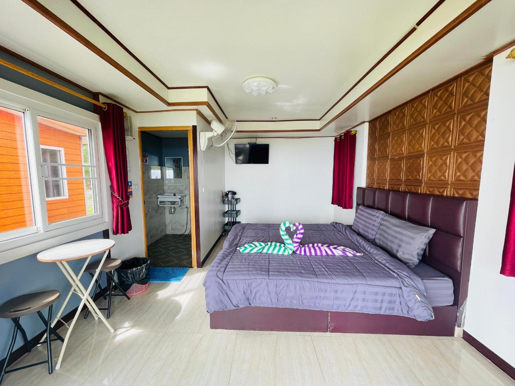 Rai Saeng Tawan At Phu Thap Buek Hotel Lom Kao Luaran gambar